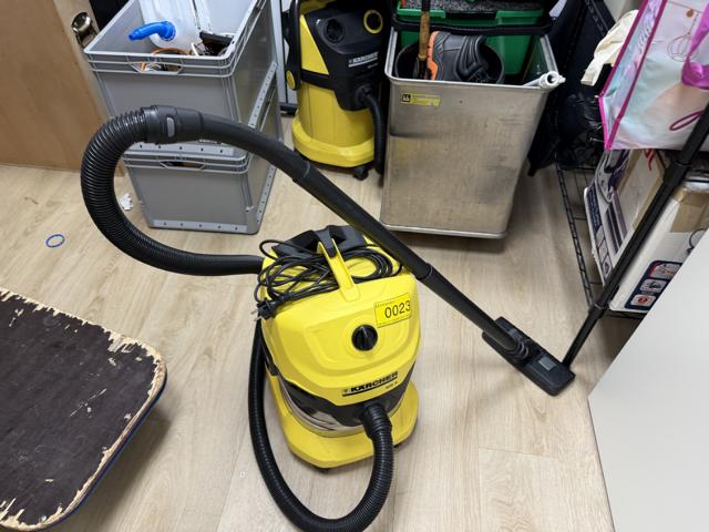 KÄRCHER WD 4 Industriesauger